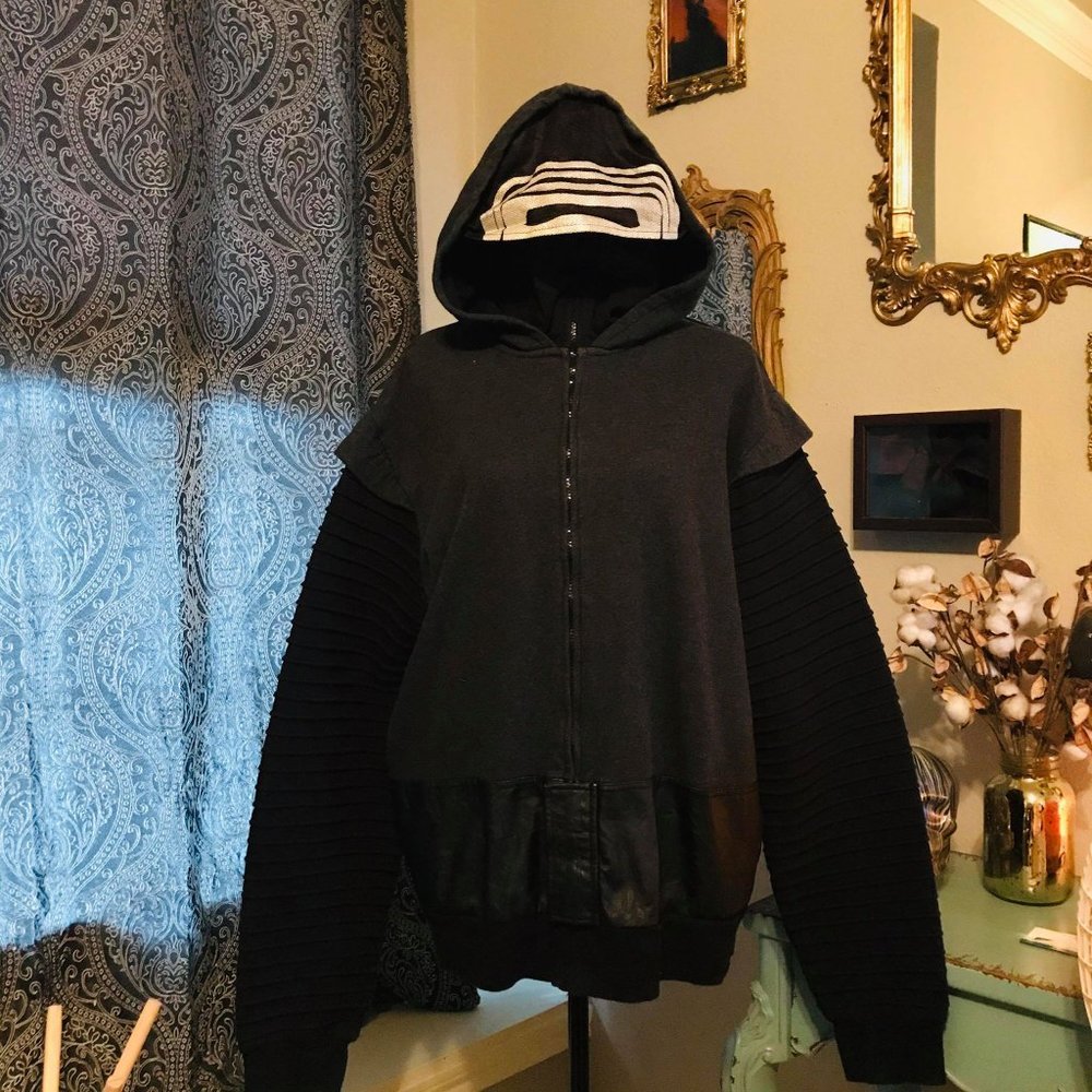 ⚠️SOLD⚠️ DISNEY || STAR WARS KYLO REN JACKET